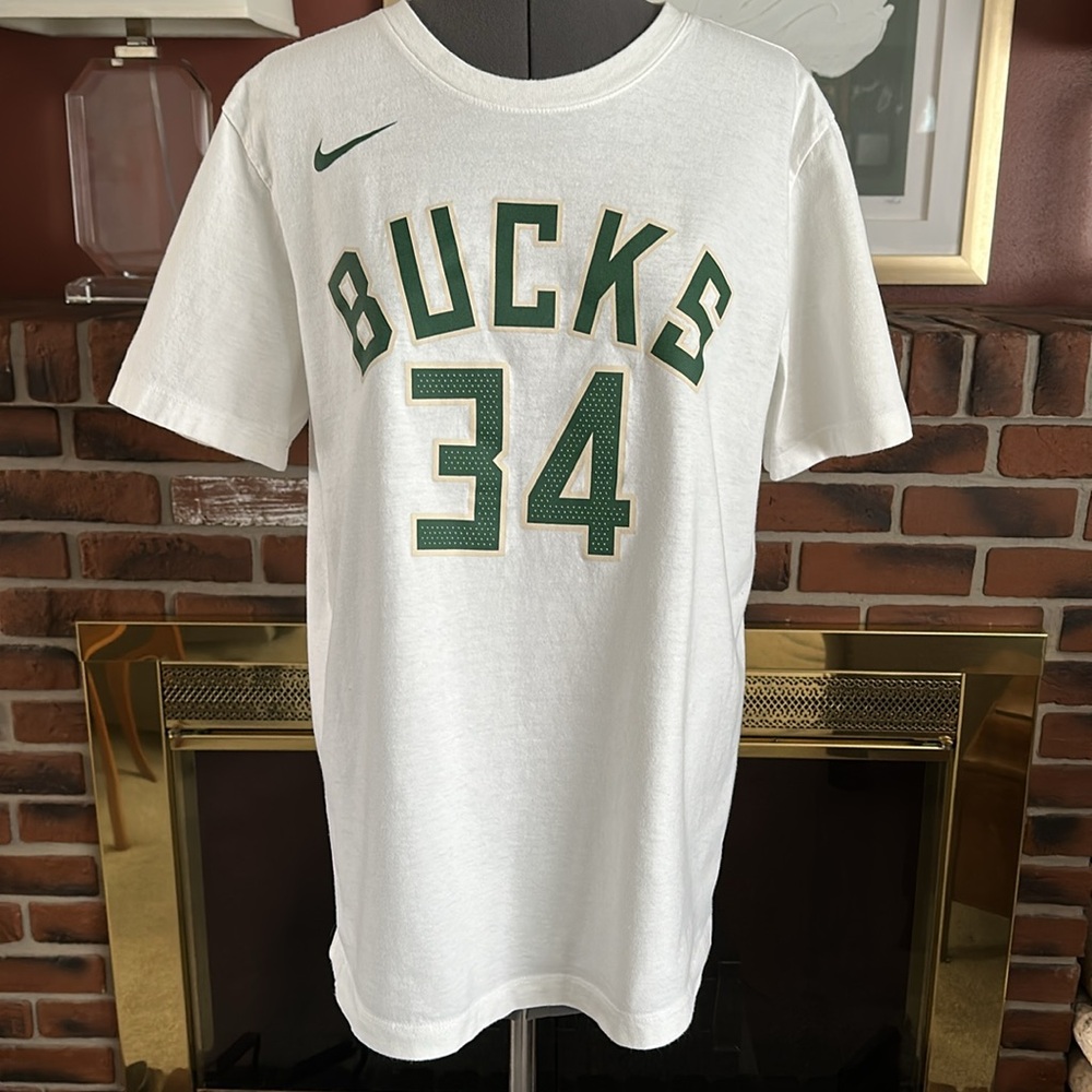 NIKE GIANNIS ANTETOKOUNMPO #34 MILWAUKEE BUCKS T-SHIRT size medium